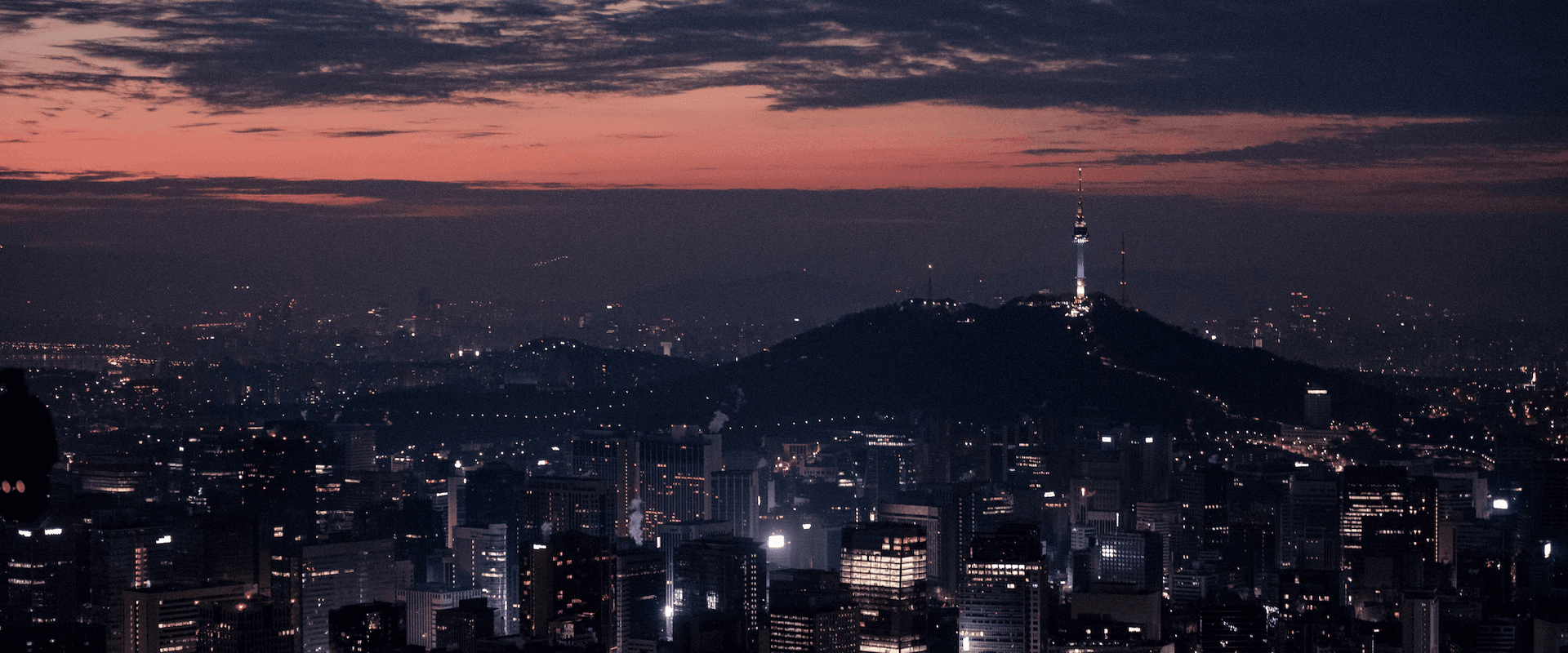 남산타워가 보이는 서울의 밤